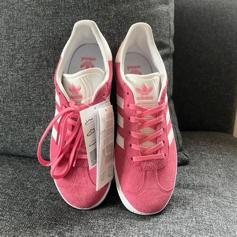 rosa adidasskor